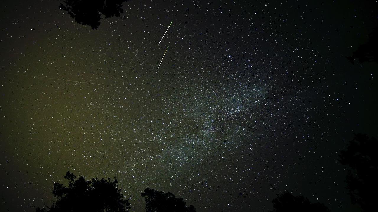 Rój meteorytów