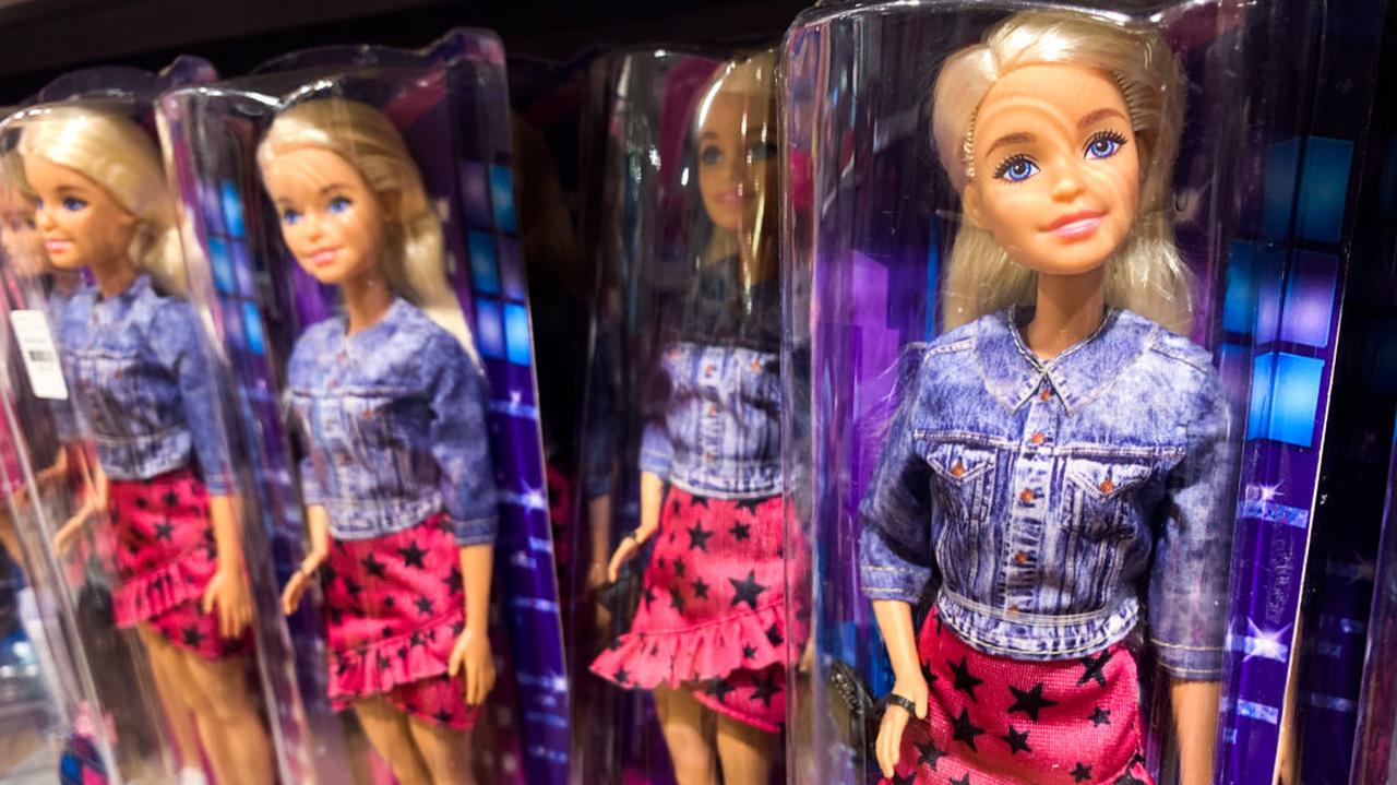 Lalki Barbie w opakowaniu
