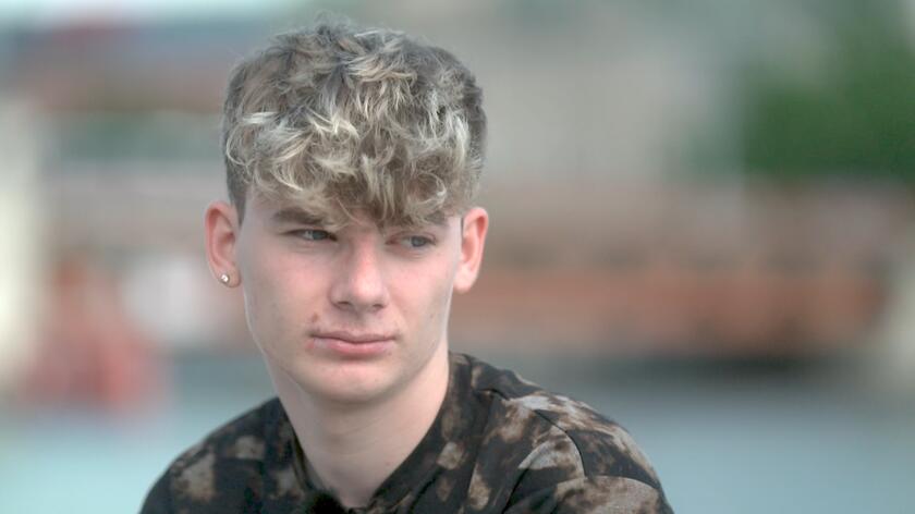 Michał Hałub i jego codzienność po wyjściu z domu dziecka. Opowiedział gdzie mieszka, o czym marzy i czy chce nawiązać kontakt z rodzicami. 