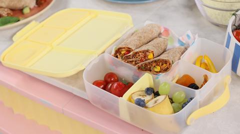 Bułeczki, tosty, a może zapiekanki? Sprawdź przepisy idealne do szkolnego lunchboxa