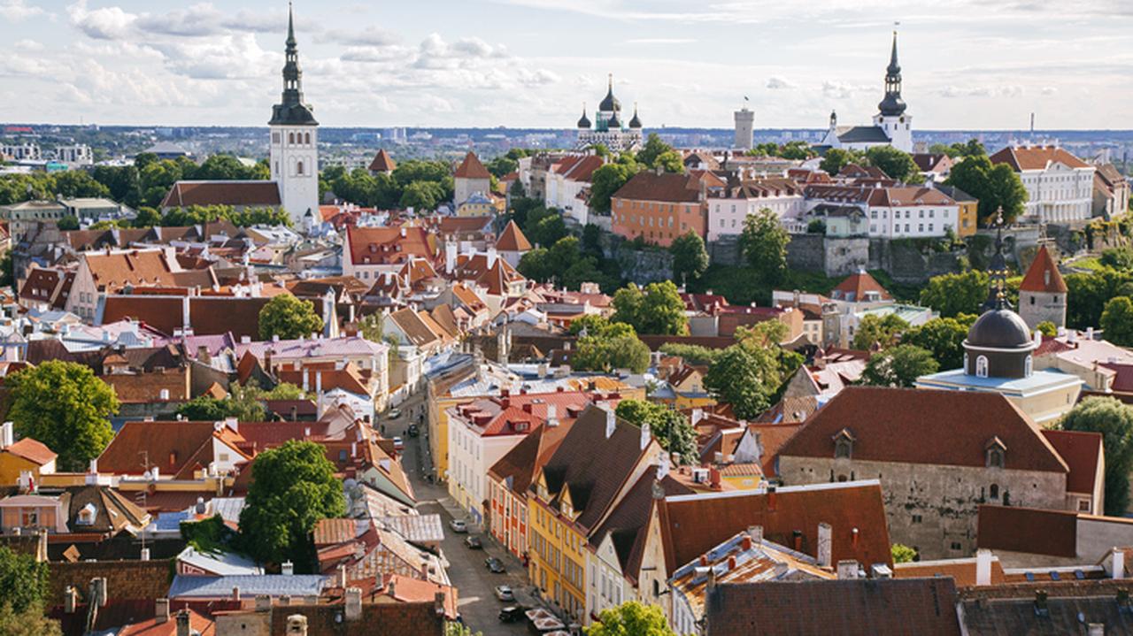 Panorama stolicy Estonii. Tallin w Estonii. Estonia