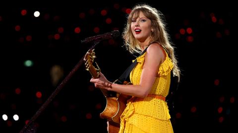 Prawda o zębach Taylor Swift. Dentysta gwiazd ujawnia, co wokalistka zmieniła, by uzyskać perfekcyjny uśmiech
