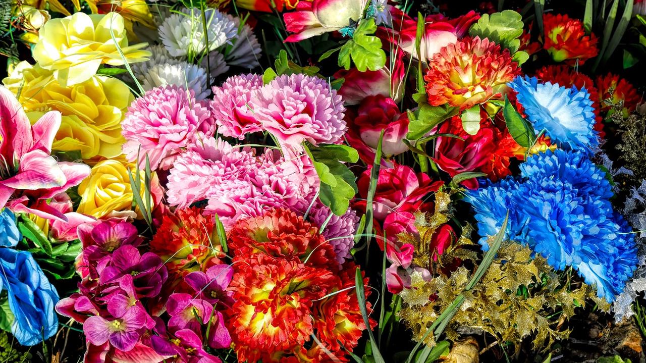 Wszystkich Świętych zero waste - sztuczne kwiatki
