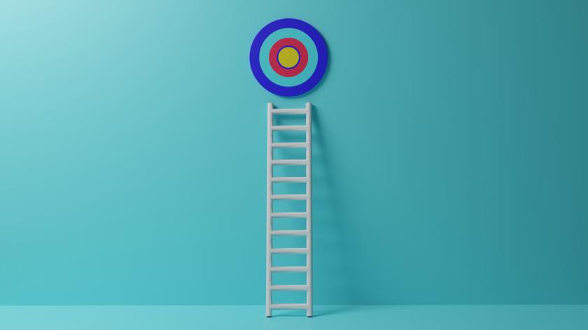 Drabina schodkowa i cel