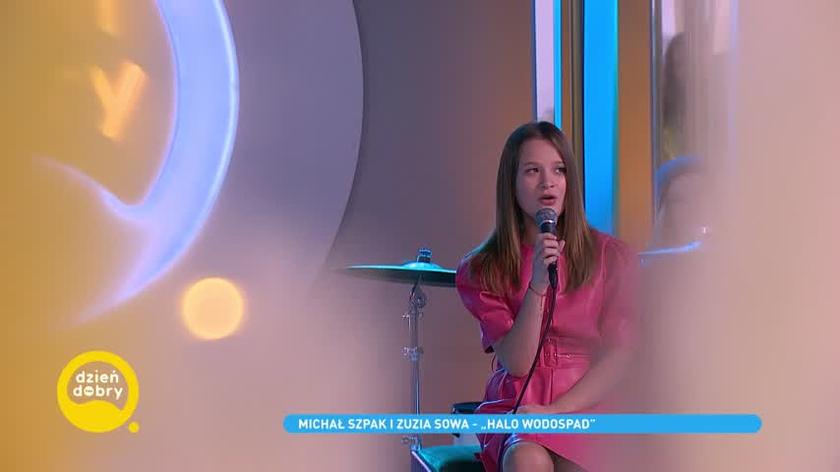 Michał Szpak i Zuzia Sowa w utworze „Halo Wodospad”