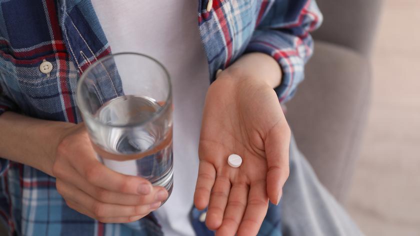 osoba, która przyjmuje lek 