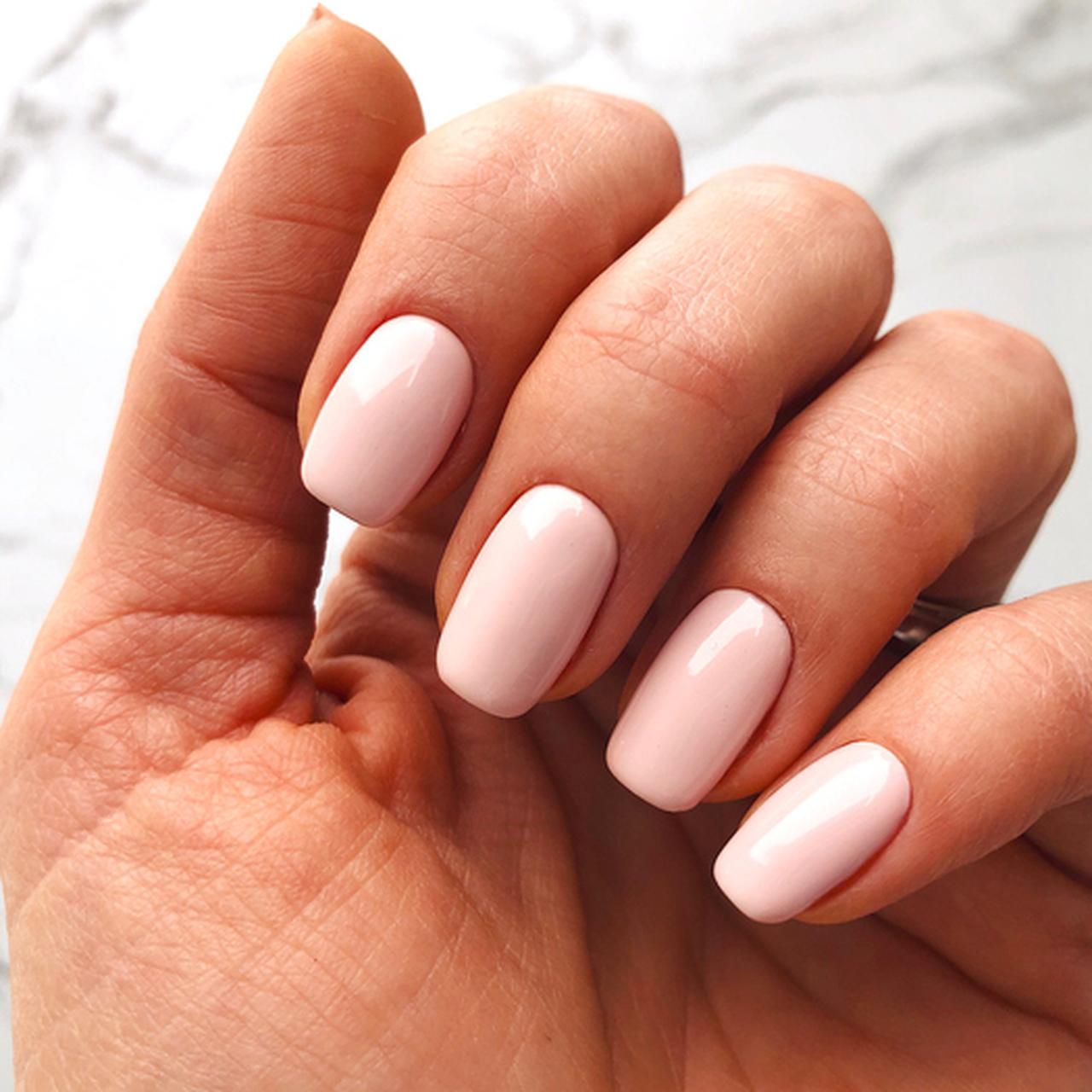 Milk nails - najmodniejszy manicure na lato 2022. Jak wygląda? - Dzień  Dobry TVN