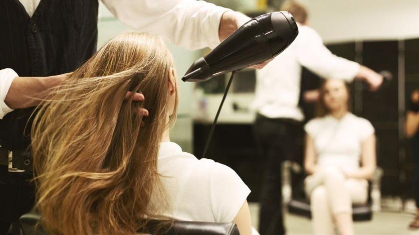 salon fryzjerski, fryzjer