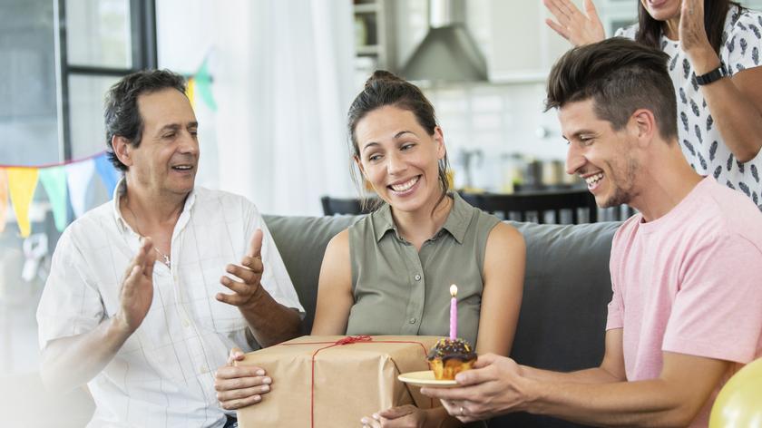Jakie życzenia urodzinowe dla zięcia będą najlepsze? Sprawdź, jak je złożyć.