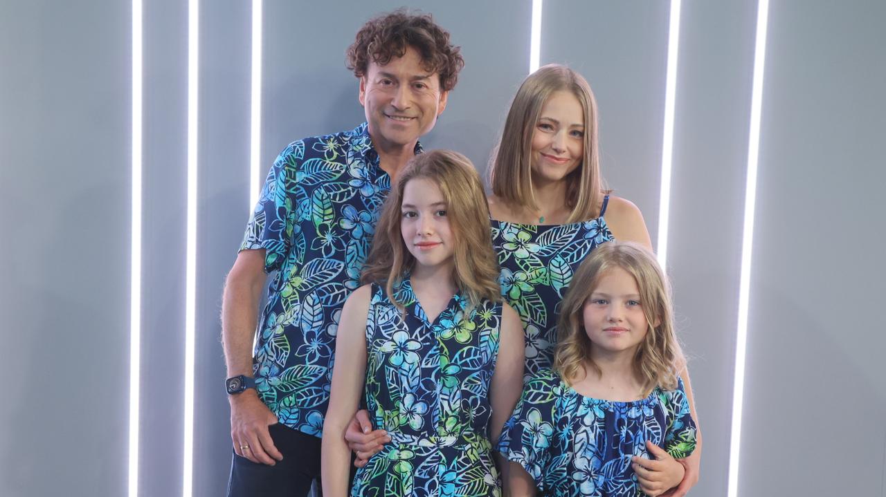 Piotr i Agata Rubikowie z córkami