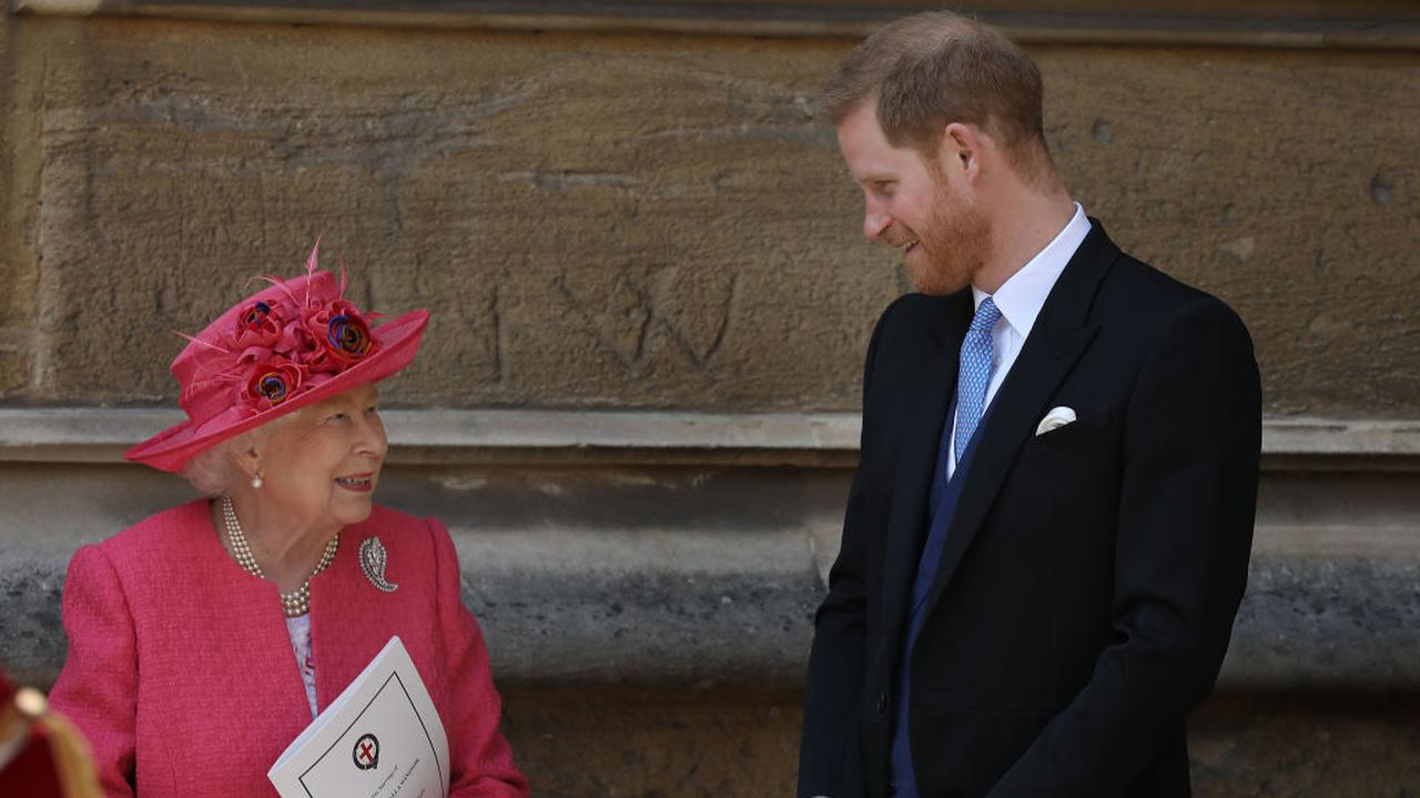 Królowa Elżbieta II i książę Harry na zamku Windsor