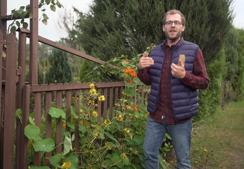 Jak ograniczyć zużycie plastiku w ogrodzie? "Zero waste polega na tym, by ponownie wykorzystywać te same materiały"