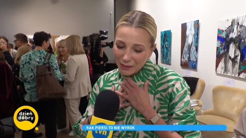 Daria Ładocha na wernisażu "Rak piersi to nie jest wyrok".