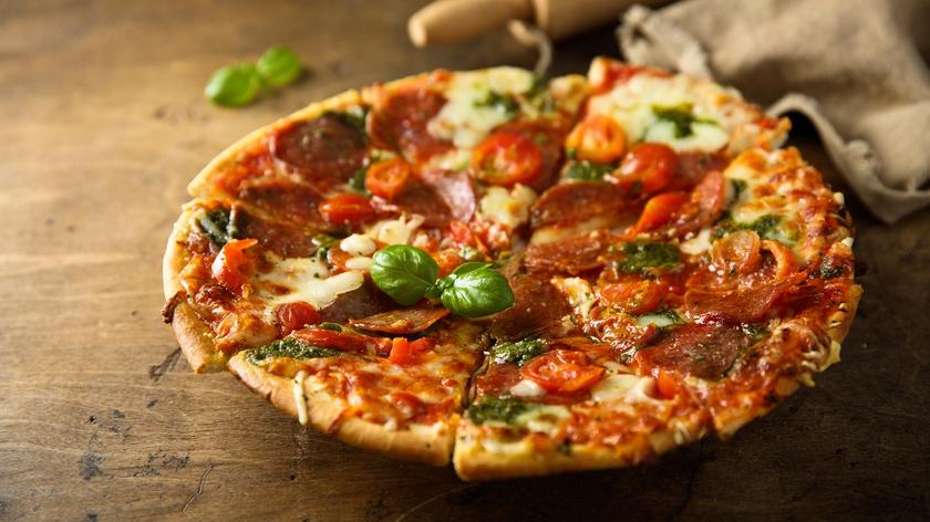 Dziś Światowy Dzień Pizzy. Sprawdź, ile wiesz tym kultowym włoskim daniu w naszym quizie