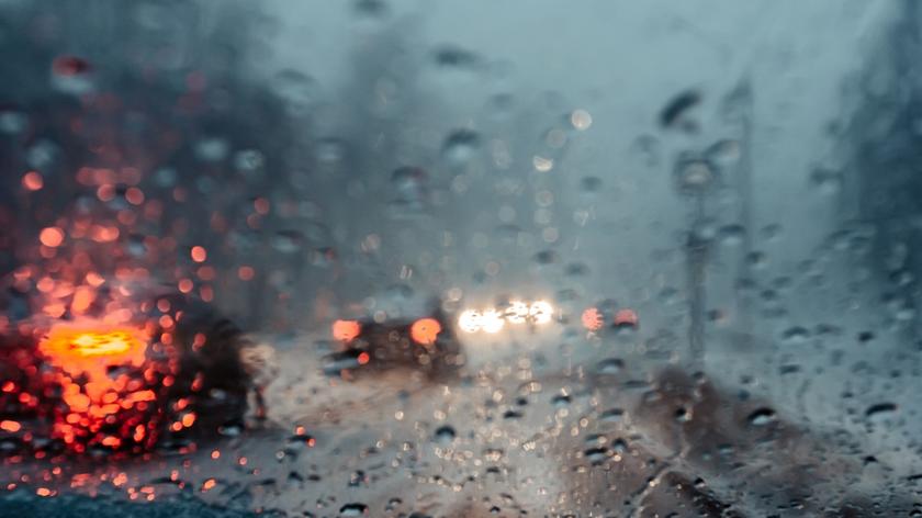 deszczowy, zimowy dzień, krople na szybie