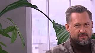 Jak nosić czapkę, by nie zepsuć fryzury?  