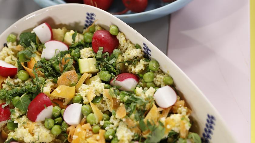 Sałatka z kuskusem i dressingiem kolendrowym