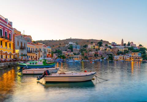 Co warto zobaczyć na greckiej wyspie Symi - zabytki i plaże