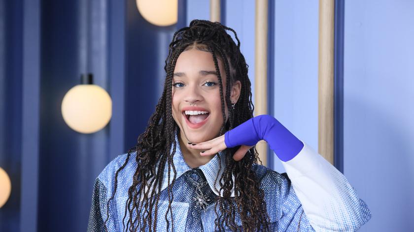 Sara James w kolorze "Blue"