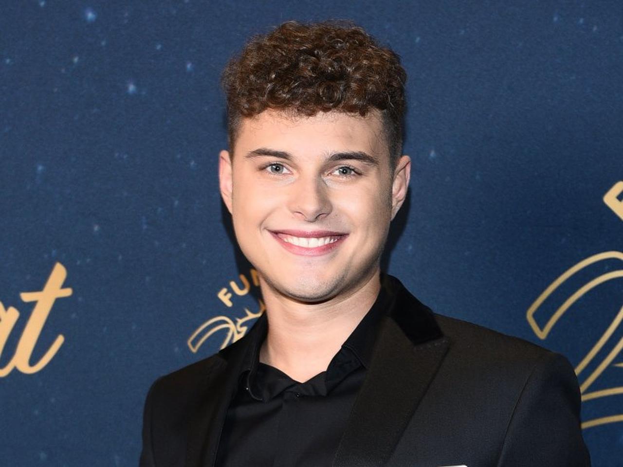 Adam Kaczmarek Mam Talent Caly Wystep OHBtb4eEsJVjDM