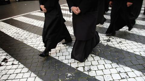 "Księża" okradali wiernych. "Wziął kopertę z datkiem i wyszedł"