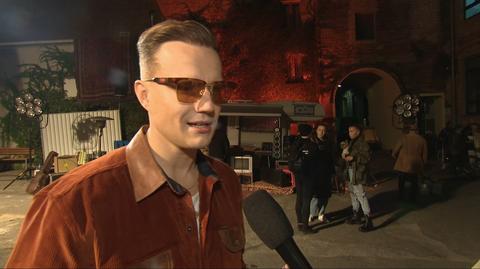 Mrozu na planie teledysku "Galácticos"