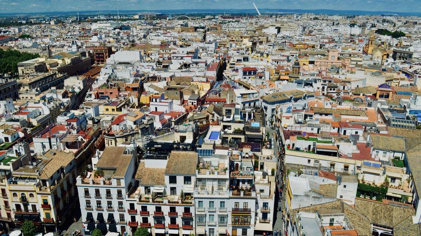 Metropol Parasol to nowa wizytówka Sewilli – budowla wyrosła w samym środku miasta i jest dostępna dla turystów.