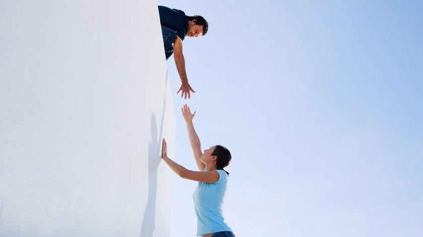 podawanie pomocnej dłoni