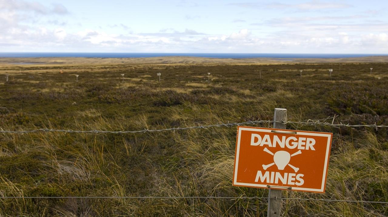 Znak ostrzegający przed minami