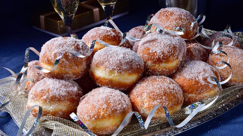 Pączki na półmisku