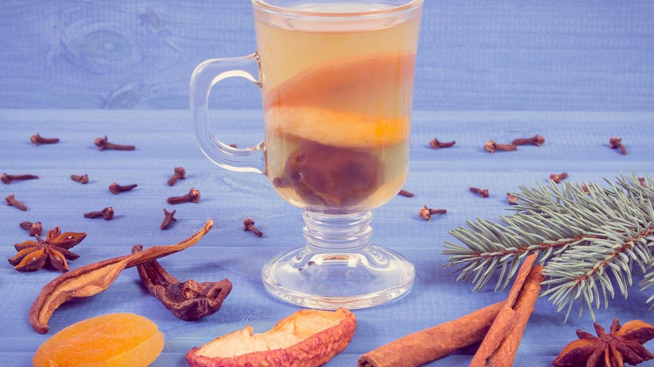 Rozgrzewający kompot z gruszek przepis idealny na zimę Dzień Dobry TVN